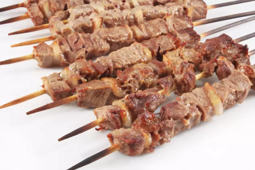 pinchos de lechazo